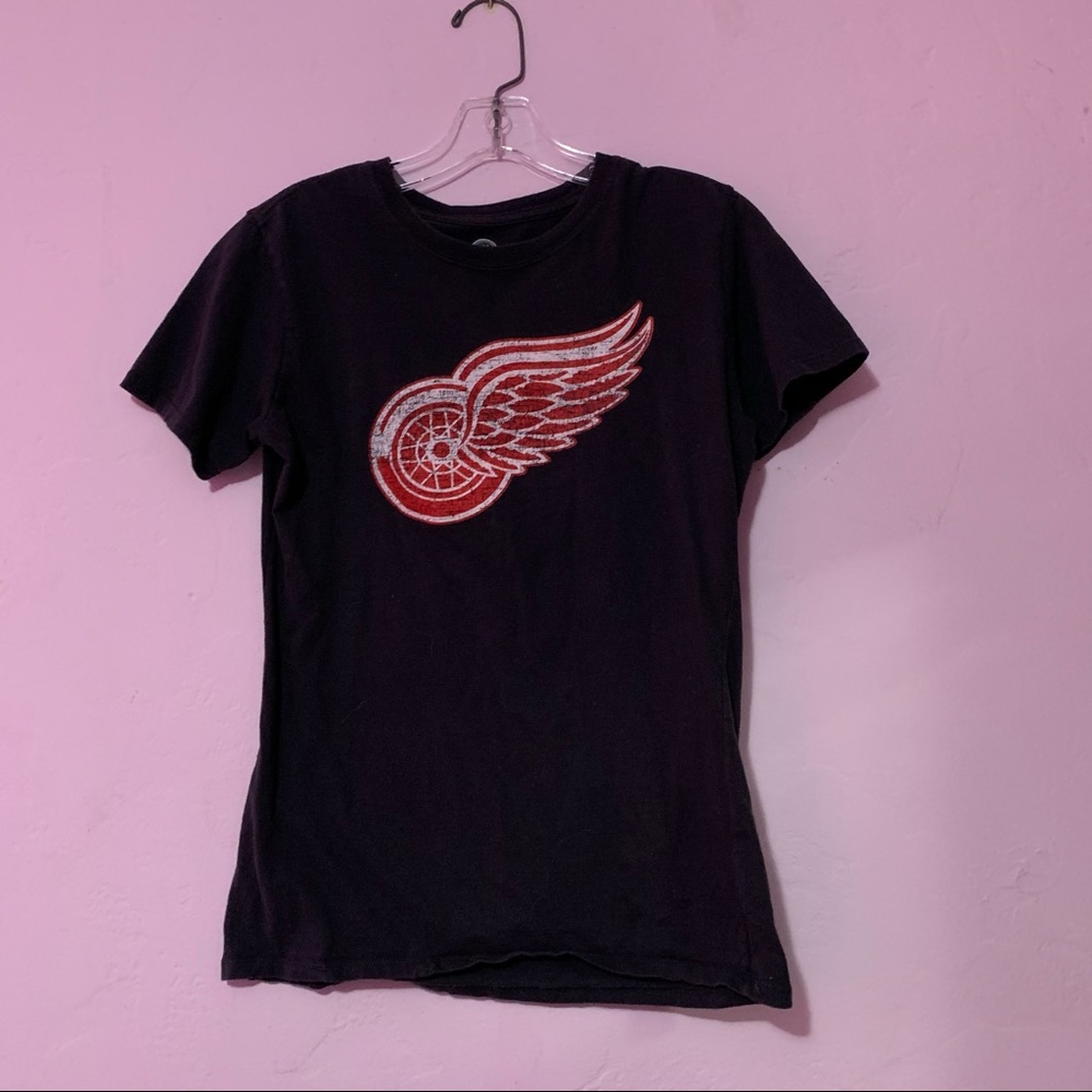 Detroit red wings shirt size women’s medium